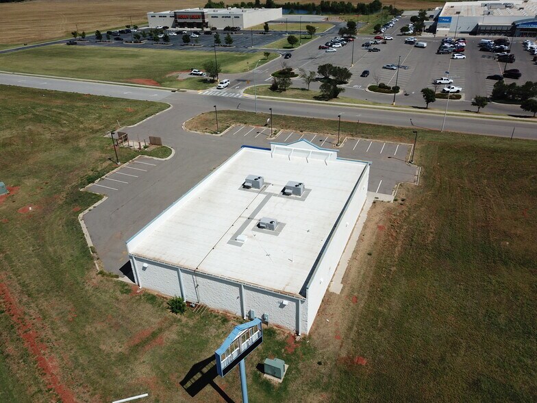 More Photos Of 401 Regional Dr, Elk City Freestanding For Lease