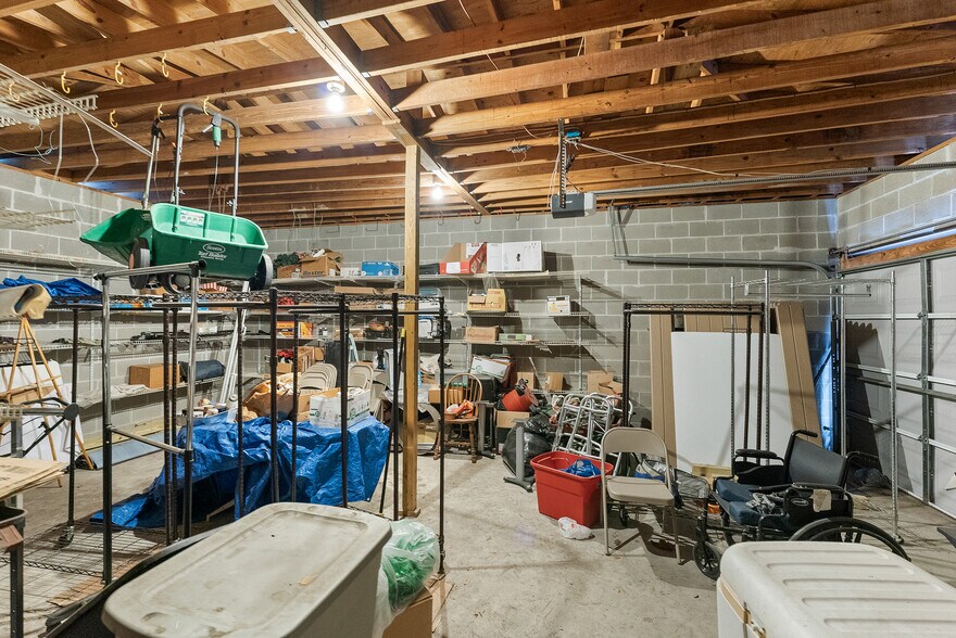 More Photos Of 902 W 36th St, Savannah Religious Facility For Lease