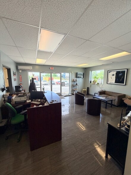 More Photos Of 186 Wincrest Dr, Winchester Warehouse For Sale