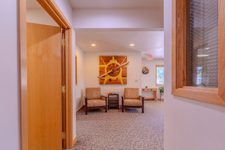 More Photos Of 890 N 2nd St, Lander Office For Sale