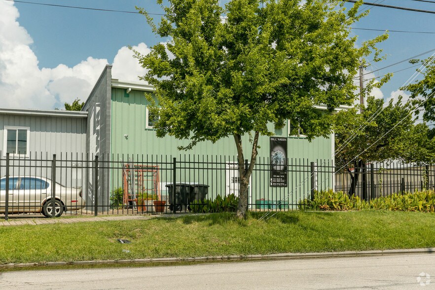 More Photos Of 1907 Spring St, Houston Unknown For Lease