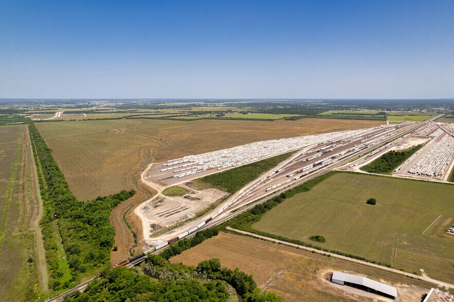 More Photos Of 4445 Highway 90 W, Dayton Unknown For Lease