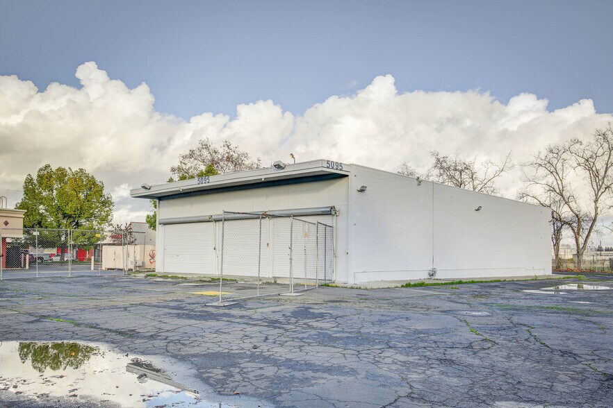More Photos Of 5095 Stockton Blvd, Sacramento Freestanding For Sale