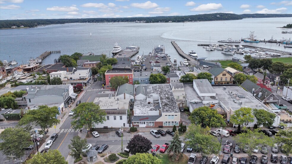 More Photos Of 14 Front St, Greenport Freestanding For Sale