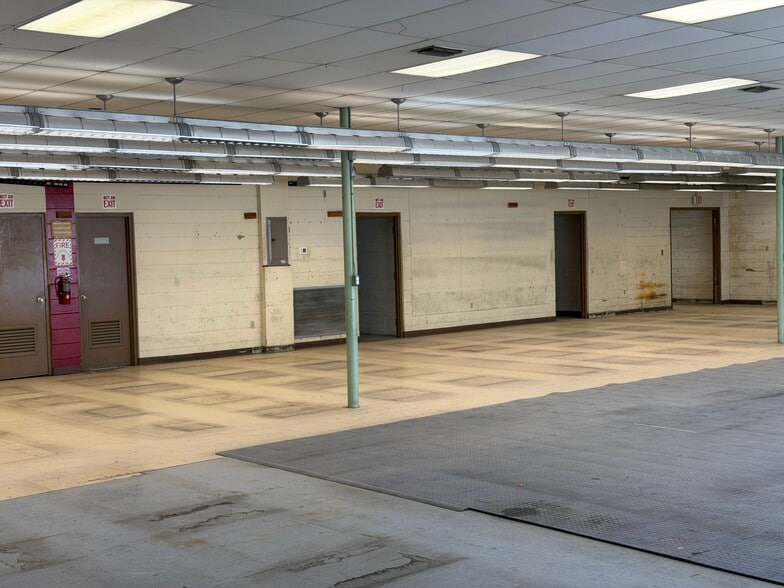 More Photos Of 5920 SE Hames Rd, Belleview Freestanding For Lease
