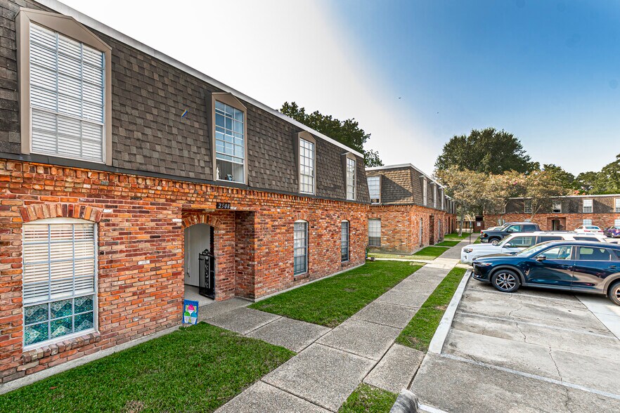 More Photos Of 901 Saint Rose Ave, Baton Rouge Apartments For Sale