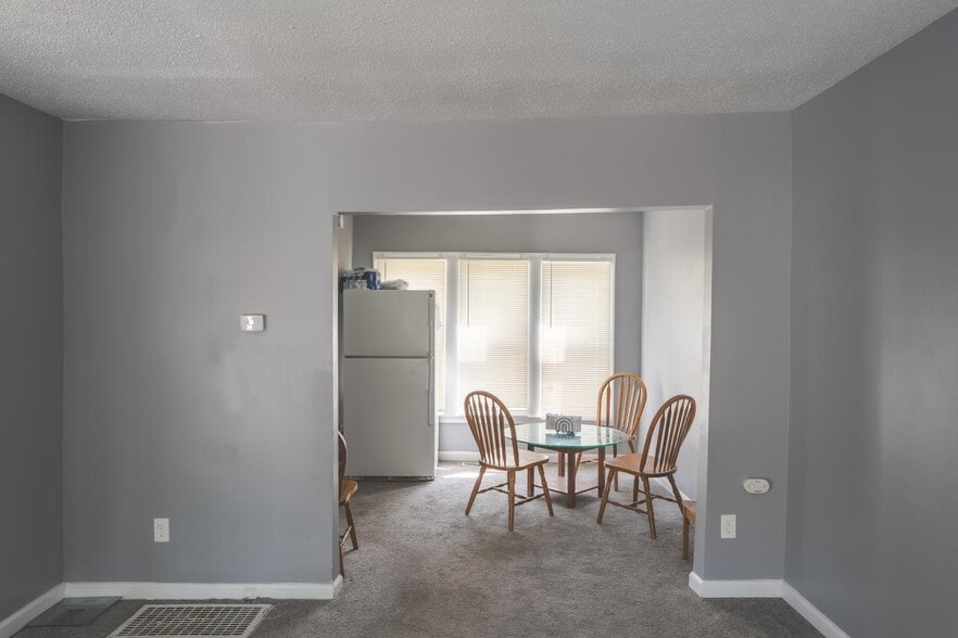 More Photos Of 25 Maynard Ct, Pontiac Apartments For Sale
