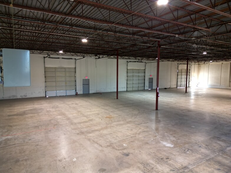 More Photos Of 3501 State Highway 157, Fort Worth Warehouse For Lease