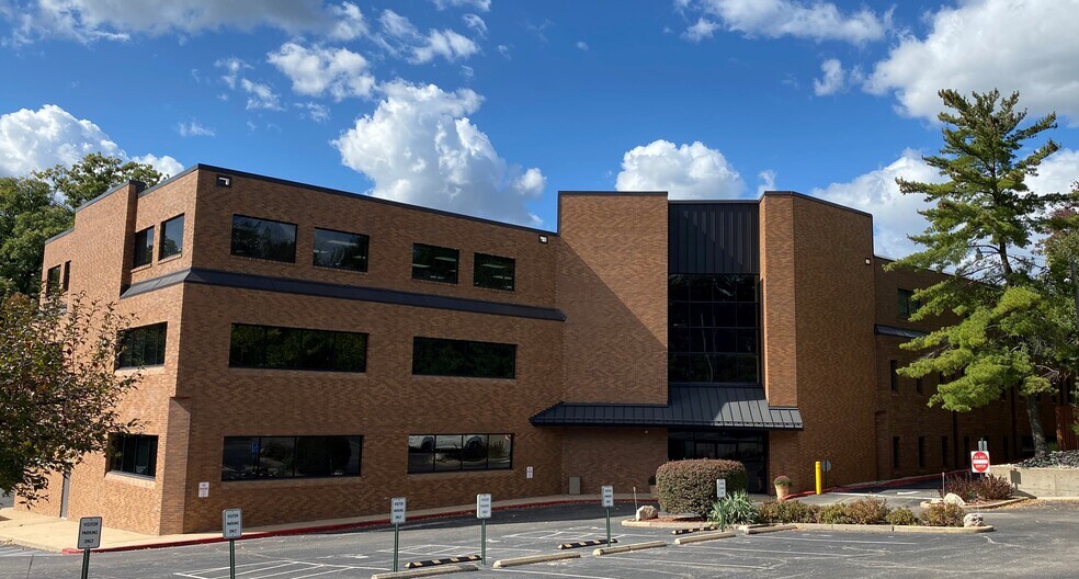 More Photos Of 12166 Old Big Bend Rd, Kirkwood Office For Lease