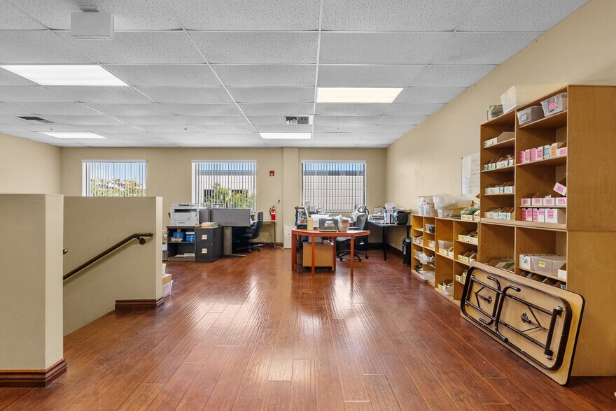 More Photos Of 28041 Smyth Dr, Valencia Light Manufacturing For Lease