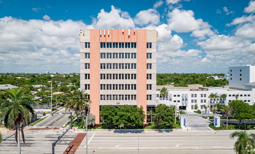 More Photos Of 225 N Federal Hwy, Pompano Beach Office For Lease