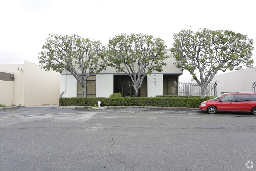 More Photos Of 1131 Wakeham Ave, Santa Ana Manufacturing For Lease