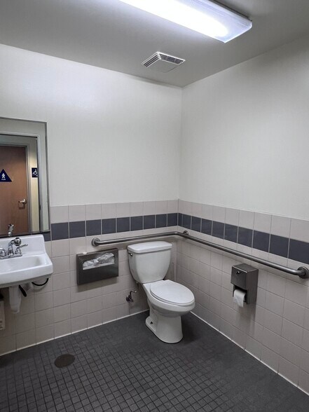 More Photos Of 1116 Cadillac Ct, Milpitas Flex For Sale