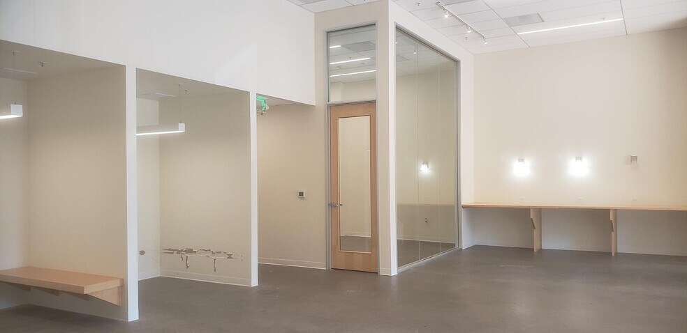 More Photos Of 1765 E Bayshore Rd, East Palo Alto Office For Lease