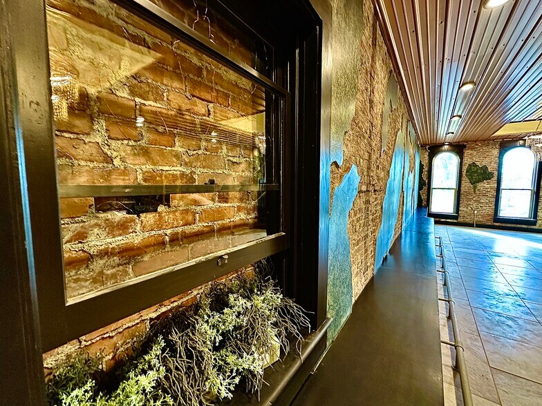 More Photos Of 124 N Main St, Lima Specialty For Sale