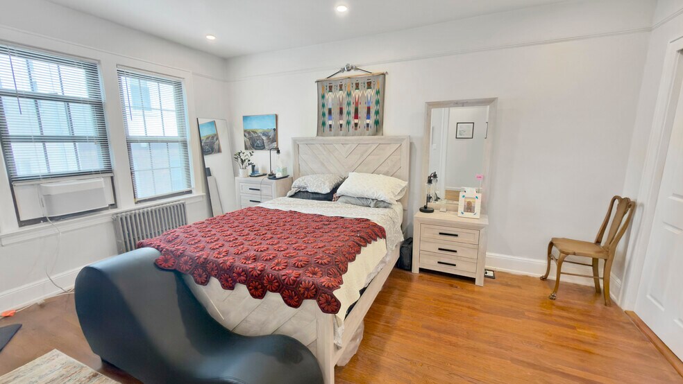 More Photos Of 4320 Hamilton Pl, Flushing Apartments For Sale