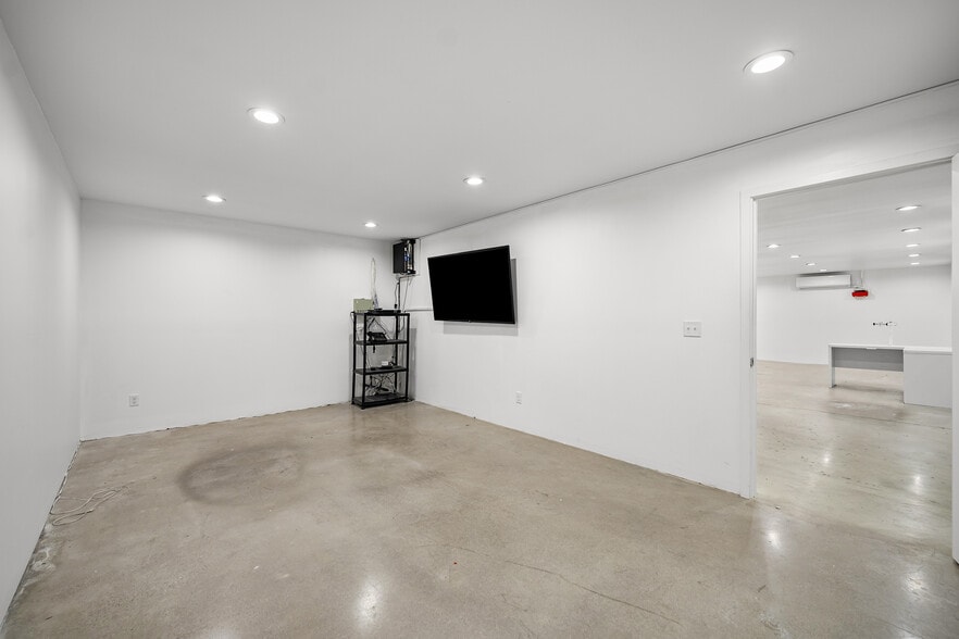 More Photos Of 1507 Essex St, Los Angeles Warehouse For Lease