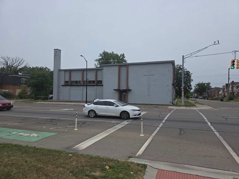 More Photos Of 15760 E Warren Ave, Detroit Schools For Sale