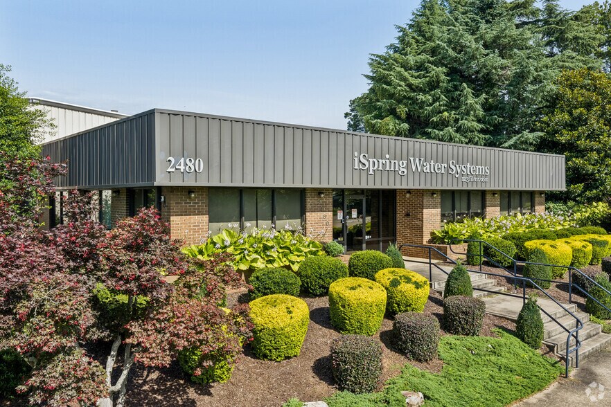 More Photos Of 2470-2480 Industrial Park Blvd, Cumming Warehouse For Sale