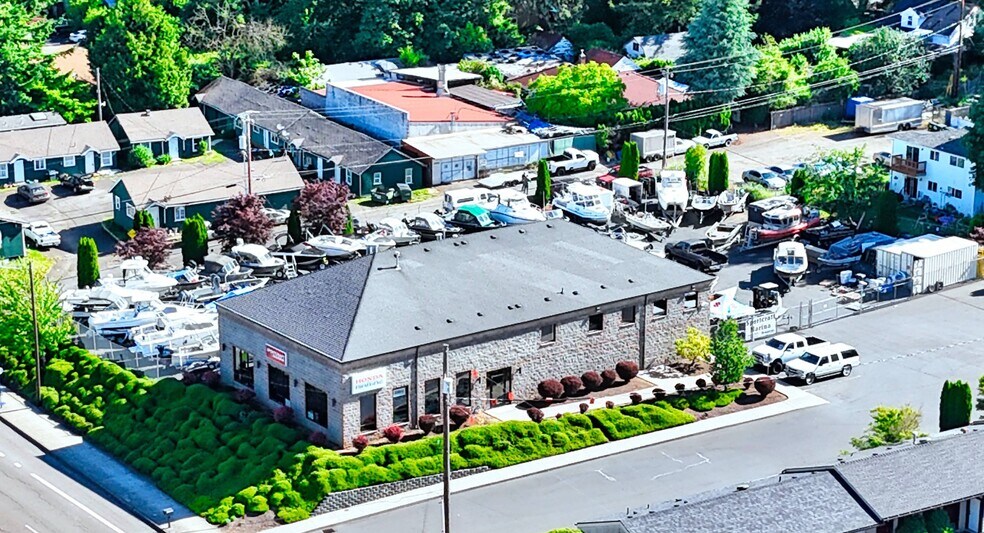 More Photos Of 13200-13210 SE Mcloughlin Blvd, Milwaukie Showroom For Lease