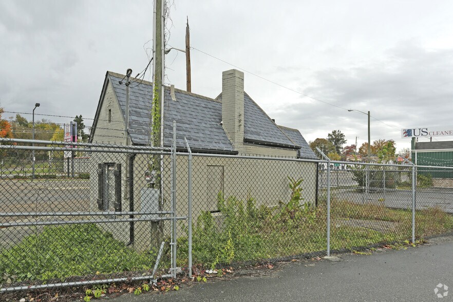 More Photos Of 3600 E Magnolia Ave, Knoxville Freestanding For Lease