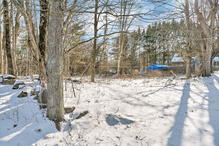 More Photos Of 5 Buttrick Rd, Londonderry Office For Lease