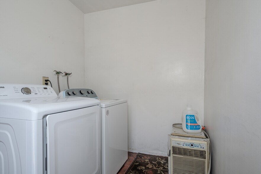 More Photos Of 10921 Walnut St, Los Alamitos Apartments For Sale