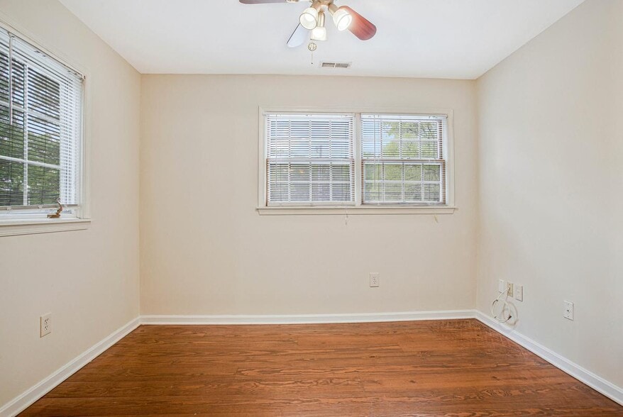 More Photos Of 6285 Shady Side Rd, Shady Side General Retail For Sale