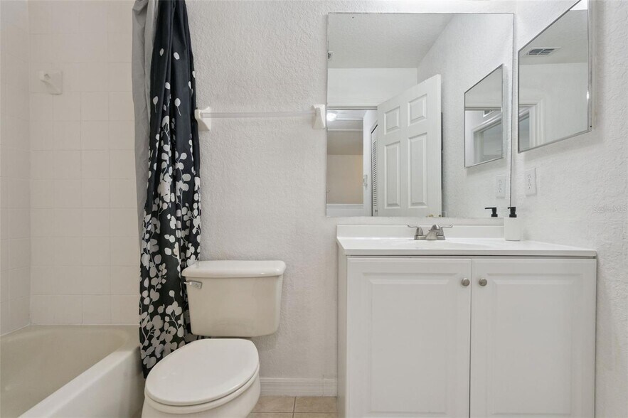 More Photos Of 245 Cambria Ave, Davenport Specialty For Sale
