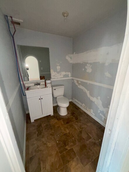 More Photos Of 219 S Gadberry St, Union Industrial For Lease