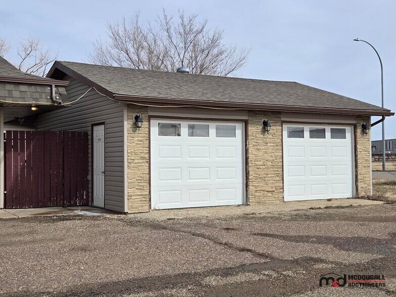 More Photos Of 775 W 5th Ave, Shaunavon Hotel For Sale