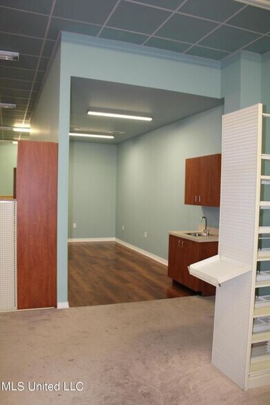 More Photos Of 4405 E Aloha Dr, Diamondhead Storefront Retail Office For Lease