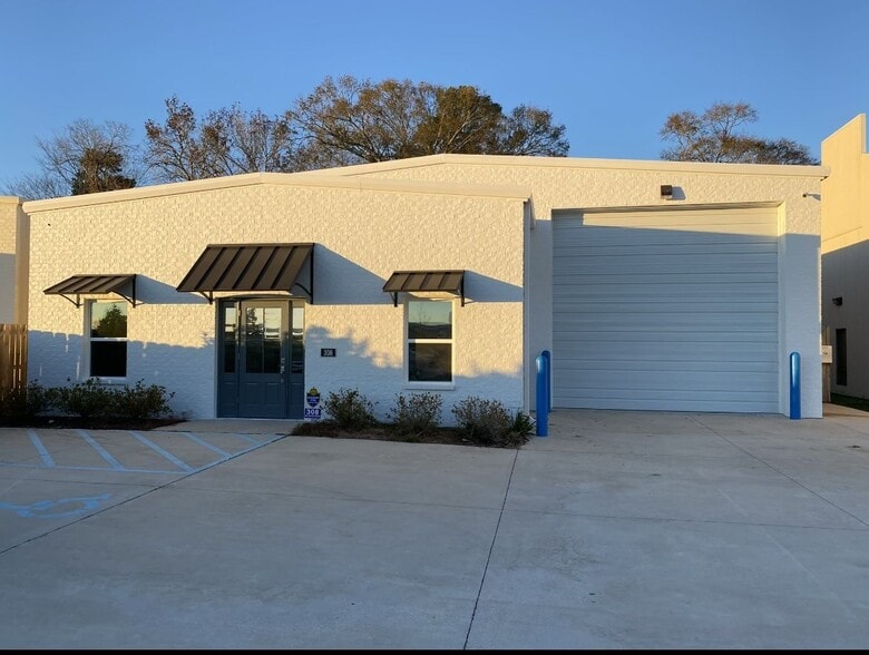 Primary Photo Of 308 W Eastbank Dr, Gonzales Industrial For Sale