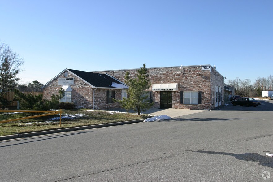 More Photos Of 7820 Penn Western Ct, Forestville Unknown For Lease