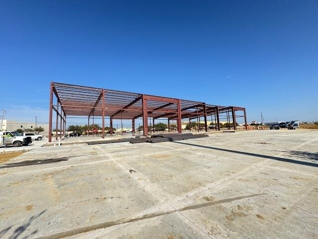 More Photos Of 405 Crossroads St, Laredo General Retail For Lease