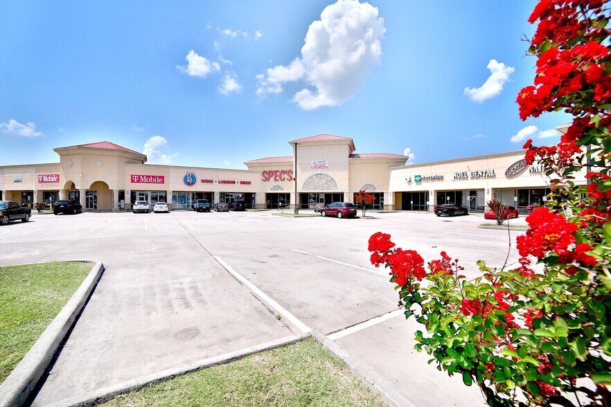 More Photos Of 11130 Gulf Fwy, Houston Storefront Retail Office For Lease