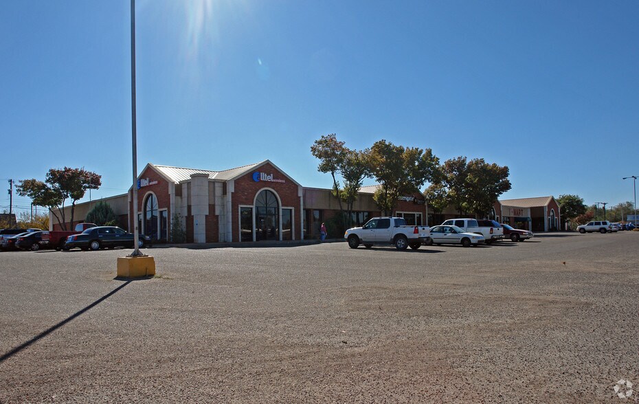 More Photos Of 3103-3135 34th St, Lubbock Unknown For Lease