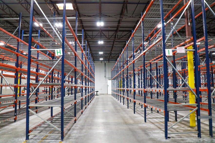 More Photos Of 2000 Northfield Ct, Roswell Distribution For Lease