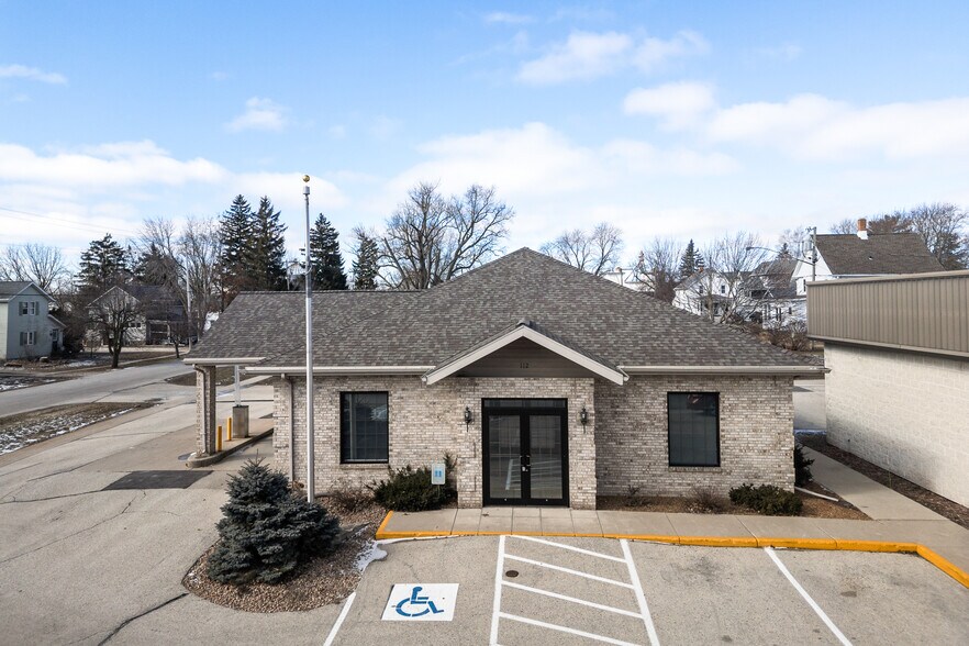 More Photos Of 102 S Woodward St, Brandon Service Station For Sale