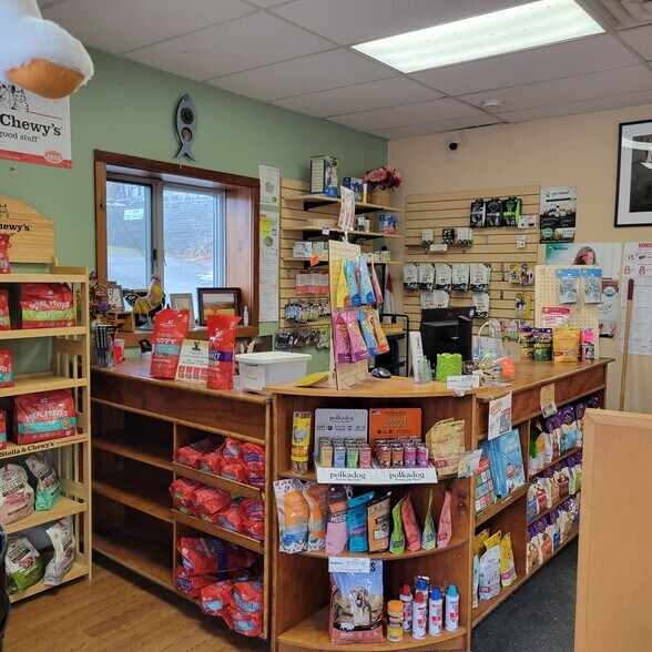 More Photos Of 609 Route 208, Gardiner General Retail For Sale