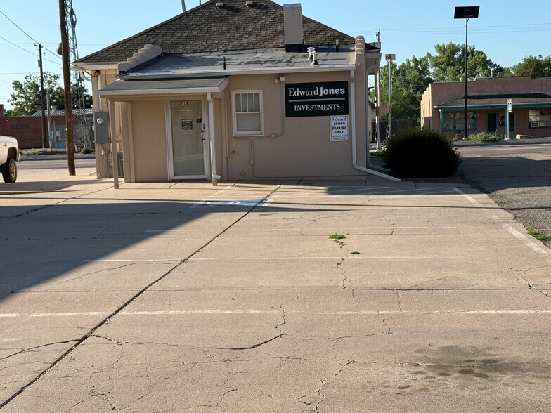 More Photos Of 719 Royal Gorge Blvd, Canon City Office For Sale