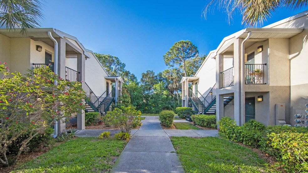 More Photos Of 1160 Four Seasons Cir, Sarasota Apartments For Sale