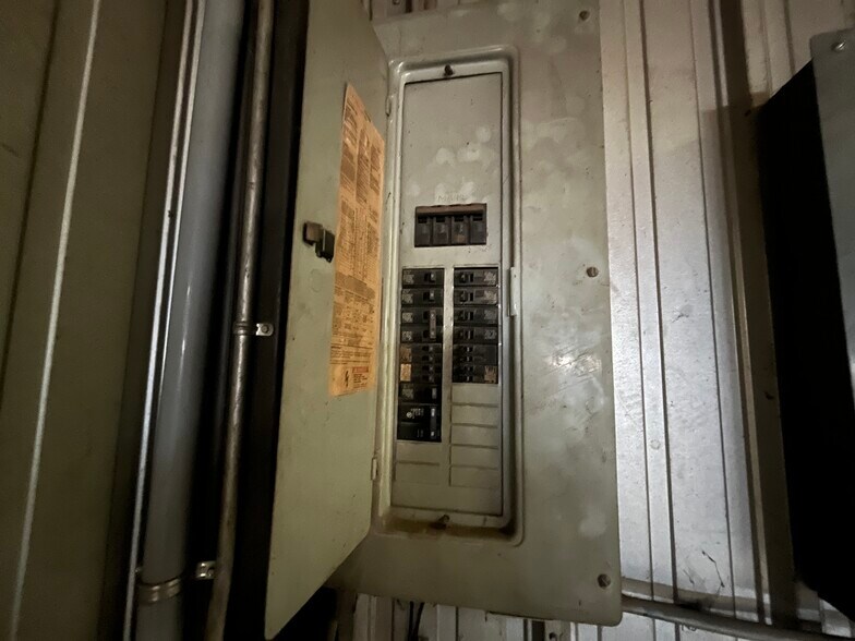 More Photos Of 920 Birch St, Norfolk Service For Sale