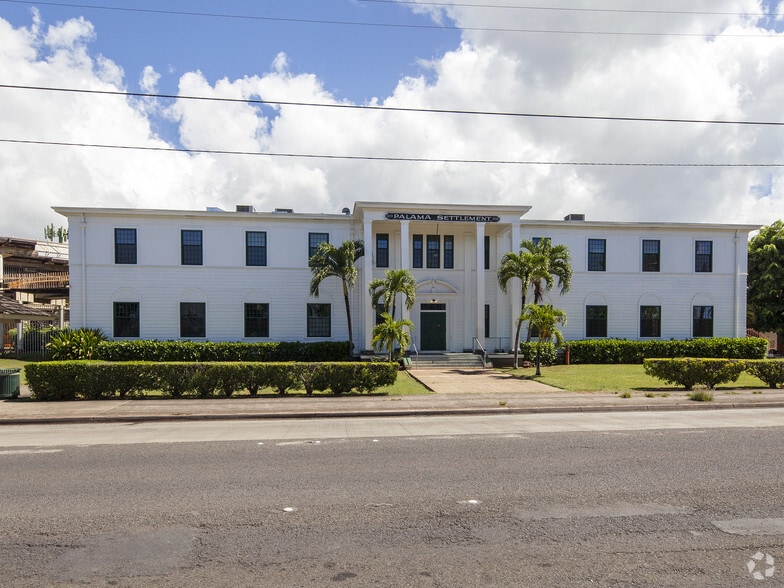 Primary Photo Of 810 N Vineyard Blvd, Honolulu Storefront Retail Office For Lease