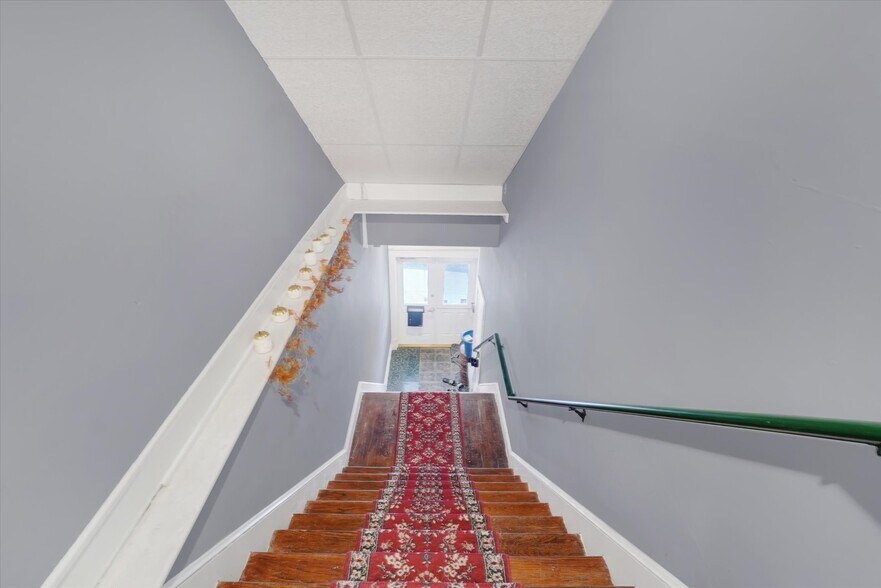 More Photos Of 1638 E Market St, York Flex For Sale