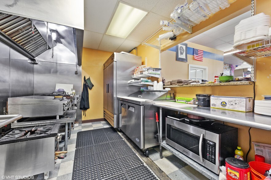 More Photos Of 8031-8039 W 87th St, Hickory Hills Freestanding For Lease