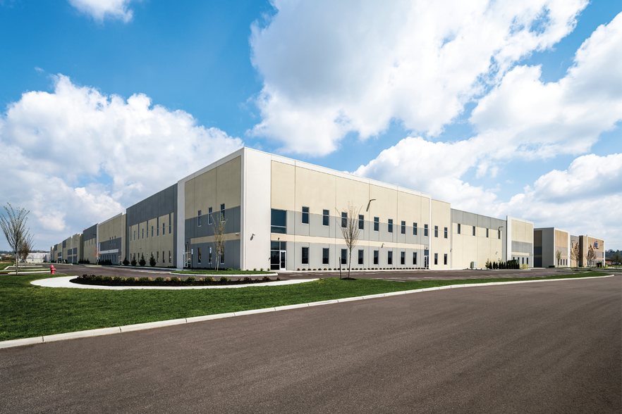 More Photos Of 369 N Cypress Dr, Summerville Warehouse For Lease