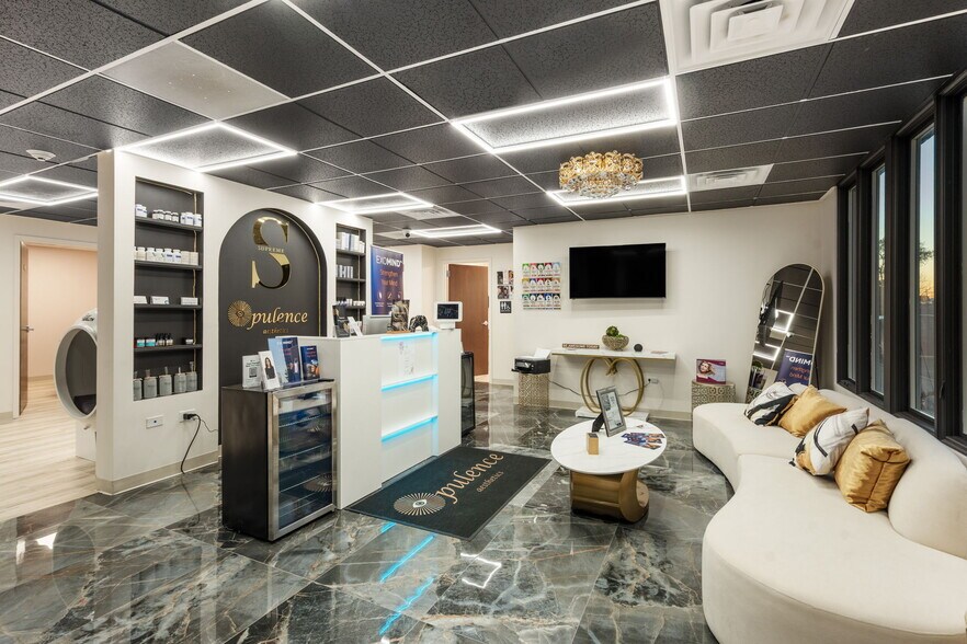 More Photos Of 17W775 Butterfield Road (Midwest Office Center), Oakbrook Terrace Medical For Lease