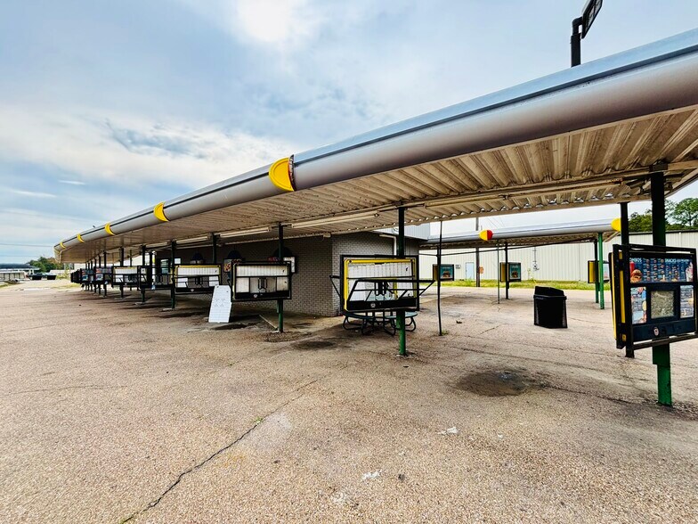 More Photos Of 210 W Calhoun St, Bruce Fast Food For Sale