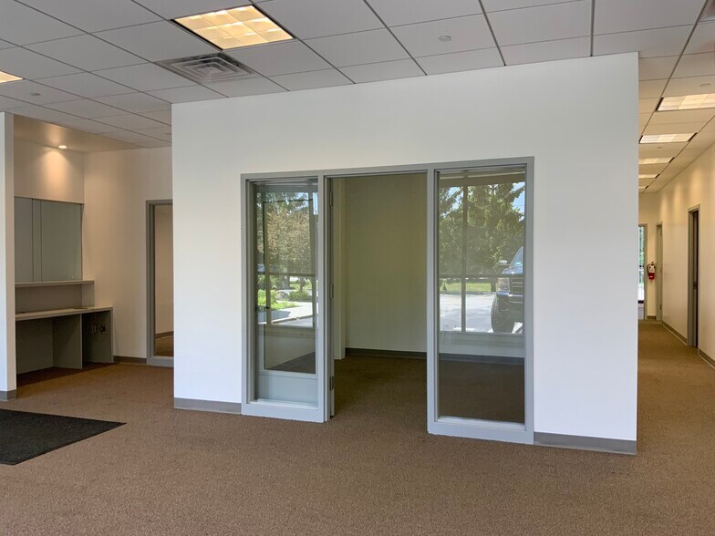 More Photos Of 643 Route 211E, Middletown Storefront Retail Office For Lease